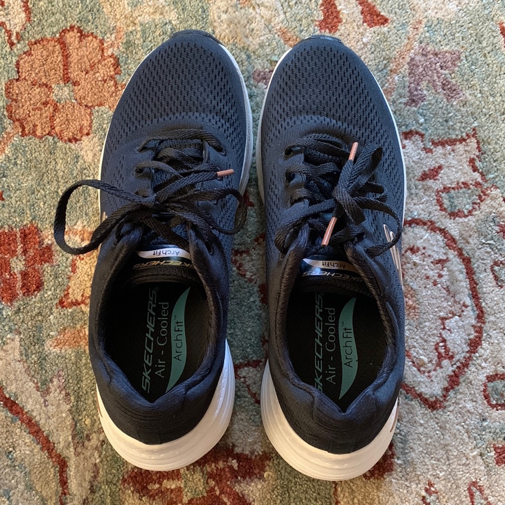 Sketchers Air-Cooled ArchFit sneakers